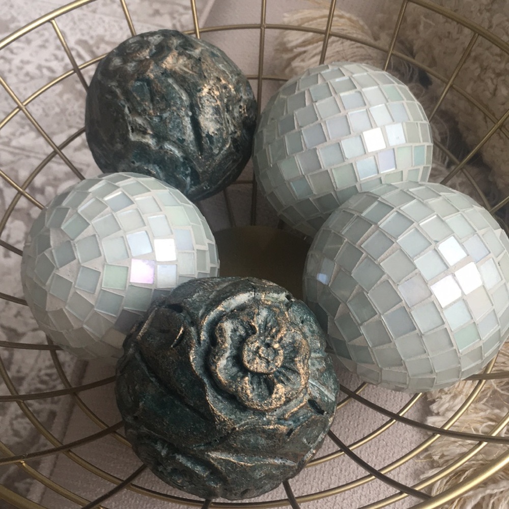 Decorative balls home accent - Picture 2 of 7